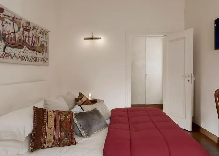 Luxury With Colosseum View Apartment *