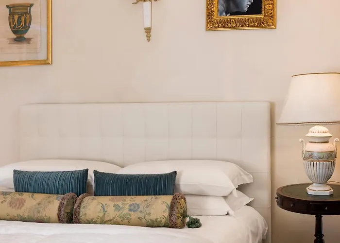 Luxury With Colosseum View Apartment *