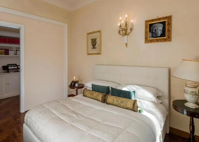 Luxury With Colosseum View