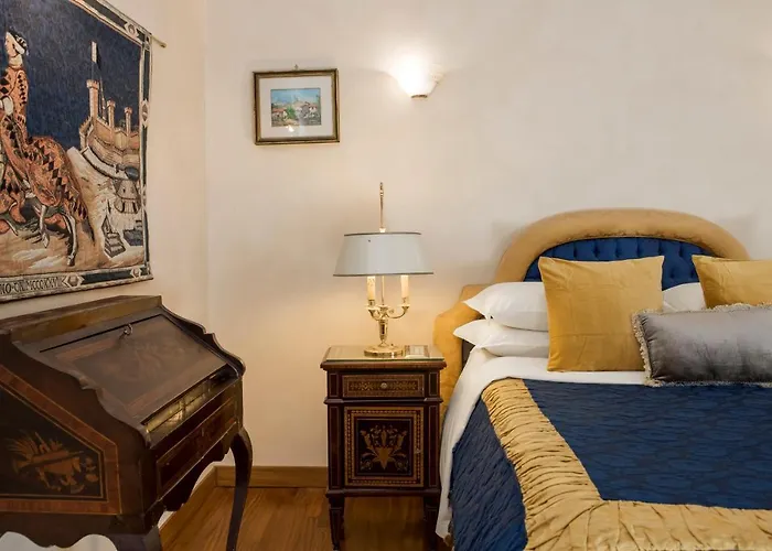 Luxury With Colosseum View Apartment *